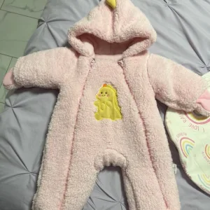 Received Baby Hooded Romper Thickened Jumpsuit from customer P***e.