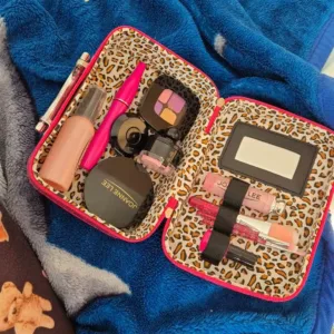 Received Kids Pretend Makeup Cosmetics Set from customer Q***a.