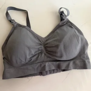 Received Nursing Bra for Breastfeeding from customer K***a.